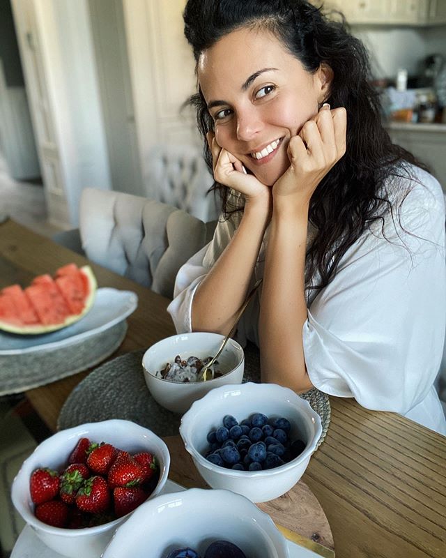Знай норму! Настя Каменских научила правильно есть фрукты, чтобы не прибавить в весе