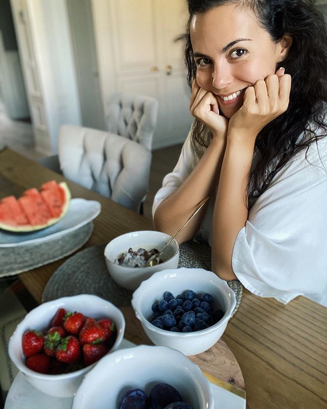 Знай норму! Настя Каменских научила правильно есть фрукты, чтобы не прибавить в весе