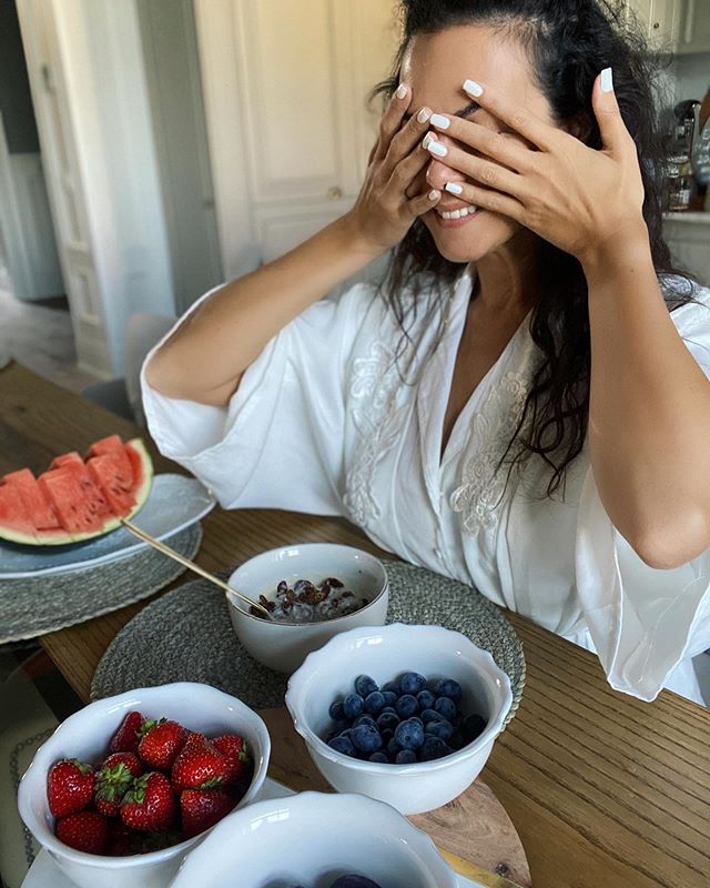 Знай норму! Настя Каменских научила правильно есть фрукты, чтобы не прибавить в весе