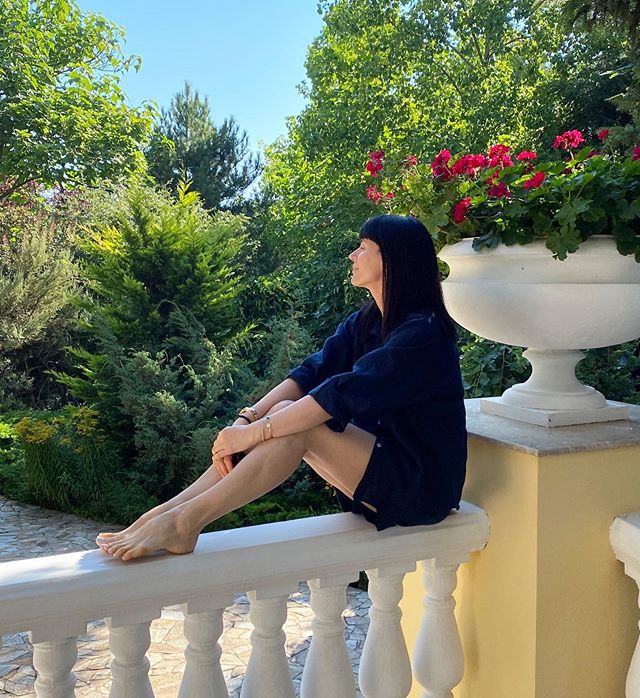 Мозг выискивает удовольствие: Ефросинина высказалась о личном и очаровала фото с мужем