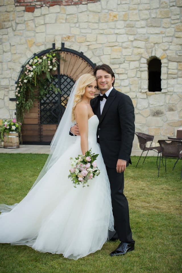 Притула умилил фото с женой: люблю так, що на очі не бачу