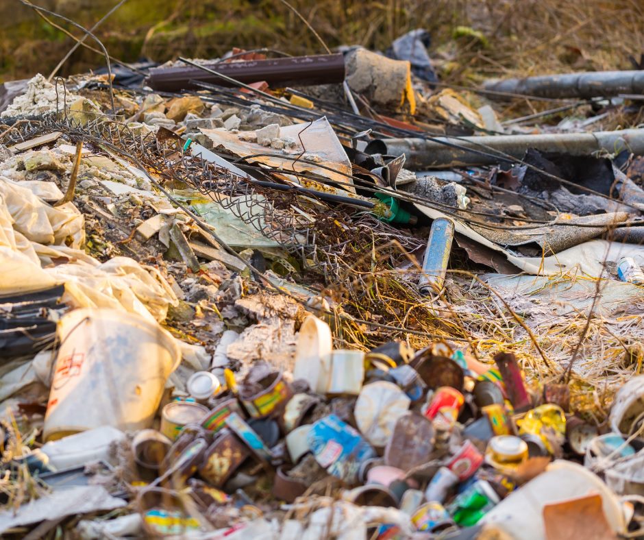 В Киеве нашли гигантскую незаконную свалку "под носом" у госучреждений