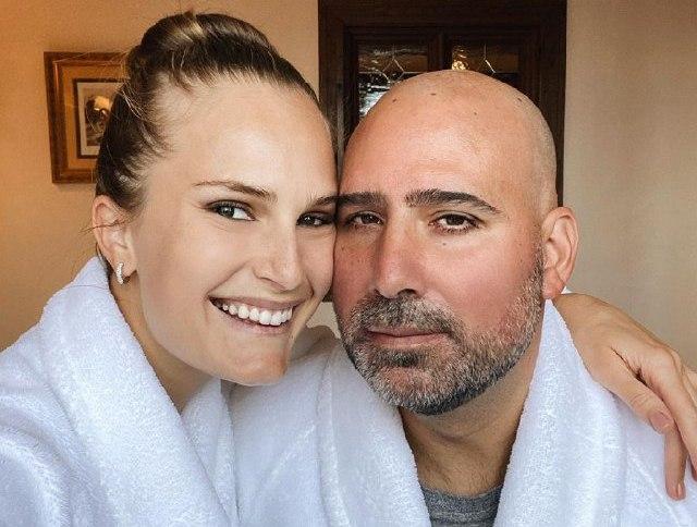 Расписались в худи: Алла Костромичева рассказала про тайную свадьбу