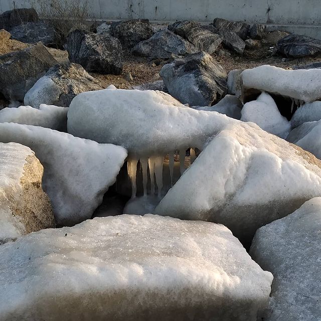 Азовское море сковали плотные льды: завораживающие фото
