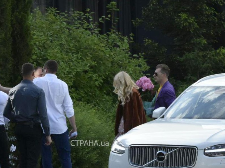 Перший танець і зіркові гості: подробиці церемонії Насті і Потапа. Відео