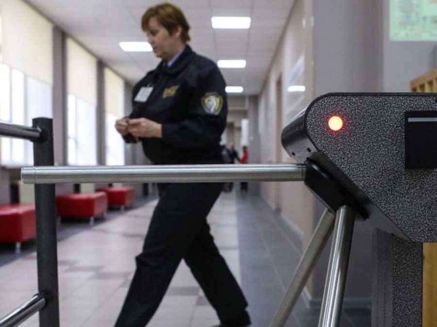 Все для безпеки дітей: в школах Києва з'являться "розумні" сигналізації