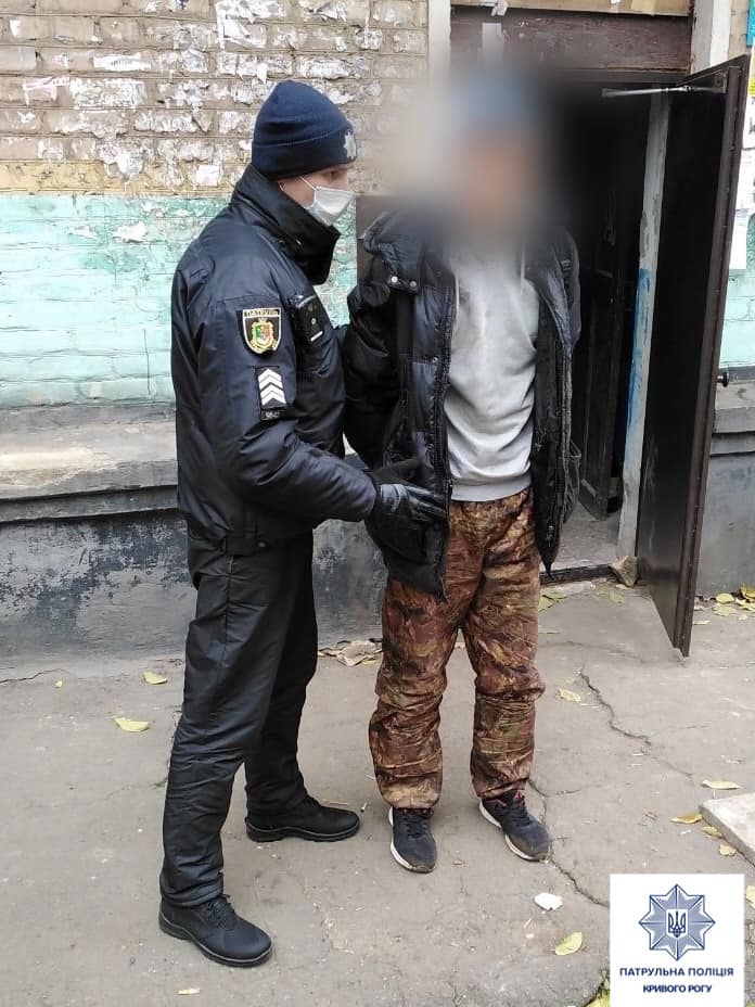 Бегал с ножом и пугал людей: в Кривом Роге поймали еще одного "резателя" (фото)