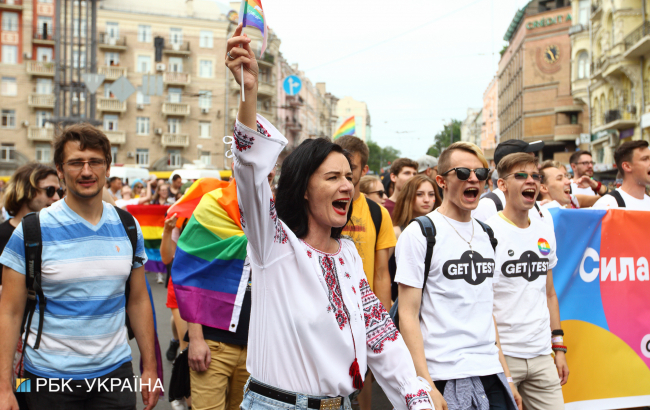 "Наша традиція – це свобода": як у Києві пройшов Марш рівності (фоторепортаж)