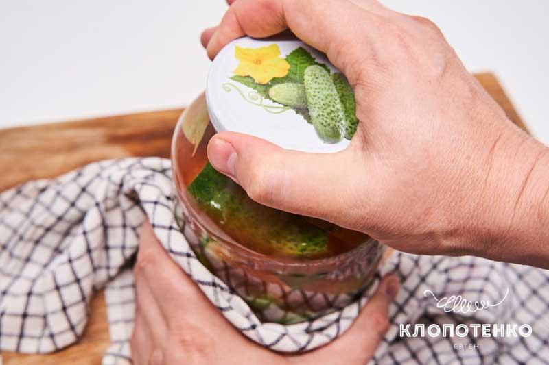 Клопотенко раскрыл секрет идеальных огурцов с кетчупом чили: вкус "взорвет" ваши рецепторы!