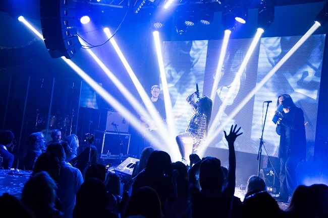 Ноев ковчег: Руслана начала Новый год на энергии солнца (фото, видео)