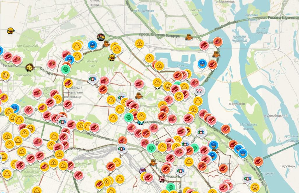 В Киеве гололед привел к настоящему апокалипсису на дорогах: видео и фото аварий