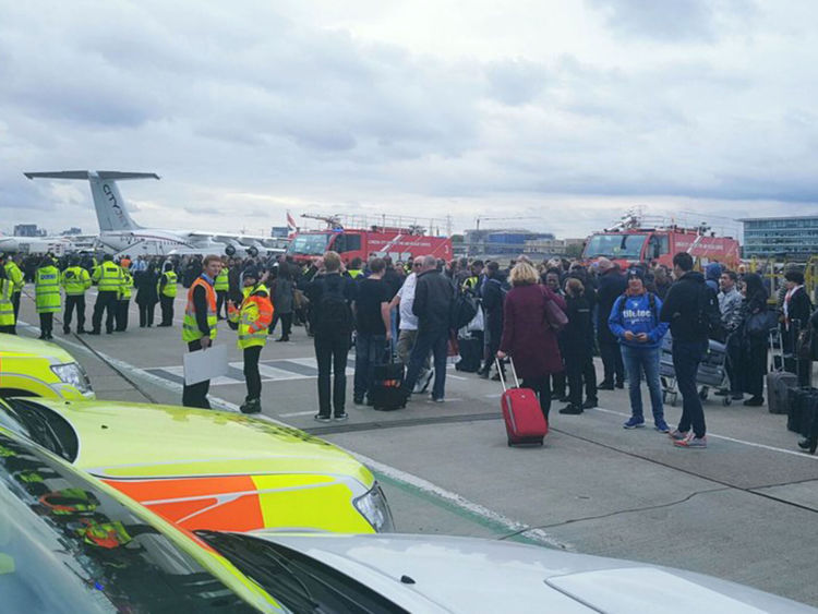 З аеропорту Лондона евакуювали близько 500 людей через "хімічний інцидент"