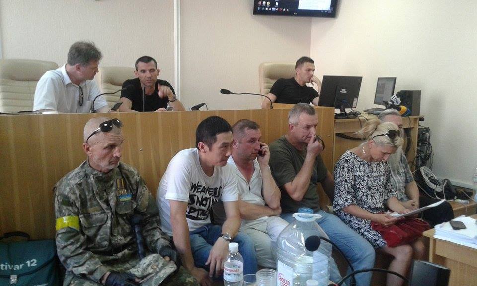 Фото: зал заседаний Печерского райсуда остается заблокированным зал заседаний Печерского райсуда остается заблокированным