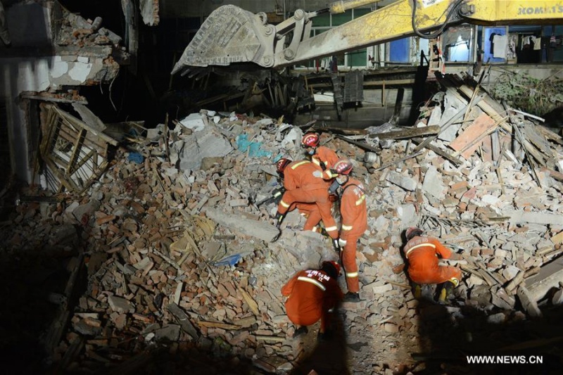 Кількість жертв обвалу будинків в Китаю досягла 22