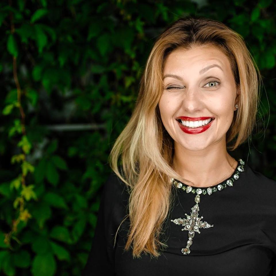 Может впасть в ступор: Елена Зеленская о дебатах мужа с Порошенко