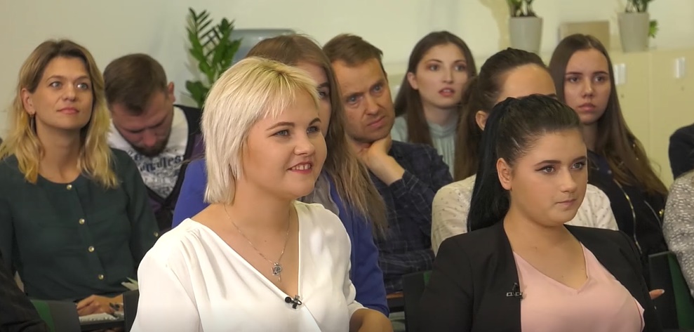 Від пацанки до панянки-4: учасниці реаліті фліртували з Тарасом Тополею