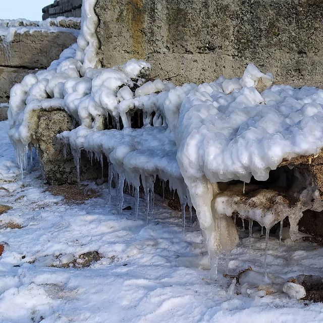 Азовское море сковали плотные льды: завораживающие фото