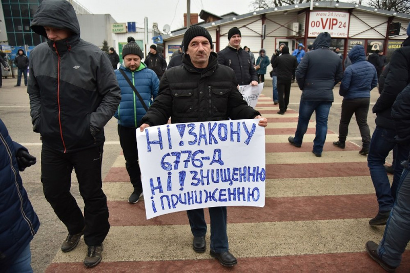 В двух областях протестующие перекрыли дороги на въезд в Польшу
