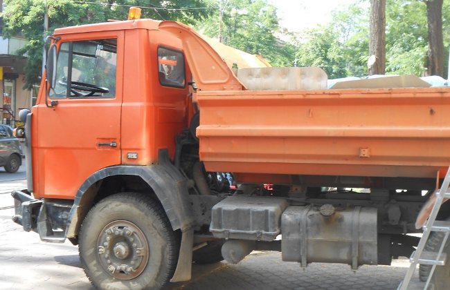 Труханов поручил отправить груз питьевой воды в Измаил