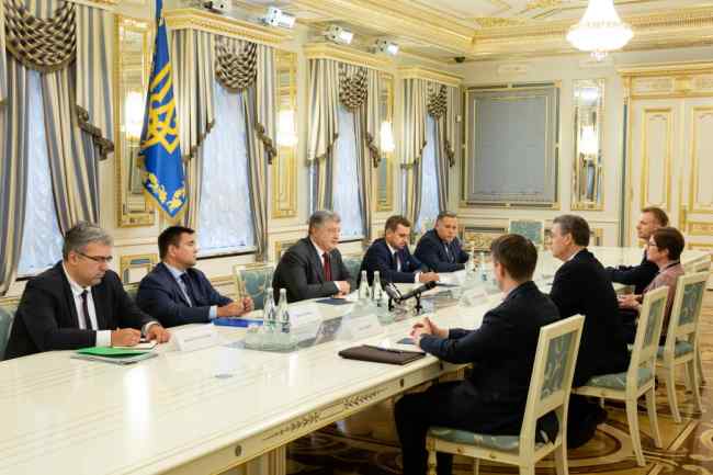 Порошенко обсудил с послом США состояние религиозной свободы в Украине