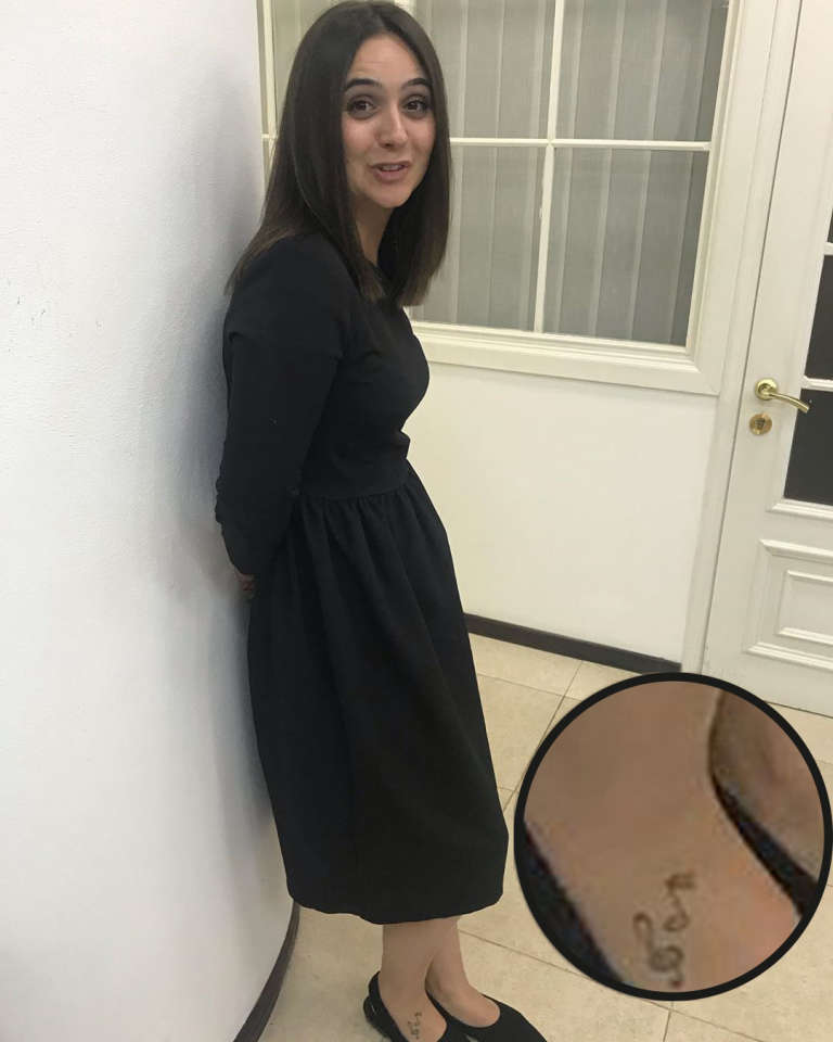 Не золоті куполи: прес-секретар Зеленського набила собі тату на спині