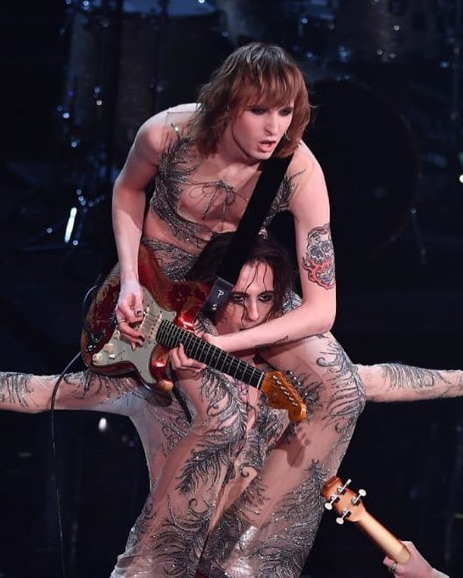 Бросил учебу ради музыки: интересные факты из жизни фронтмена победителей Евровидения 2021