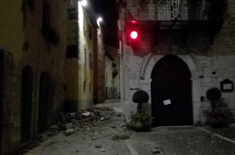 Землетрясение в Италии: фото и видео