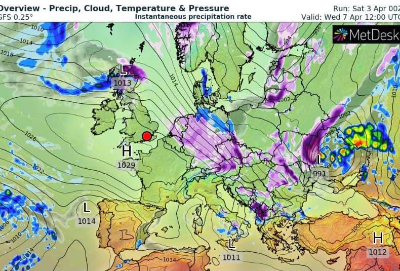 Ливни с мокрым снегом и похолодание: Украину накроет ненастной погодой