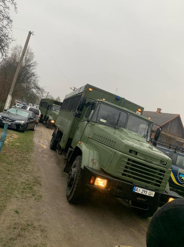 Під Києвом розгорнули пошук зниклого 2-річного малюка: людей благають про допомогу