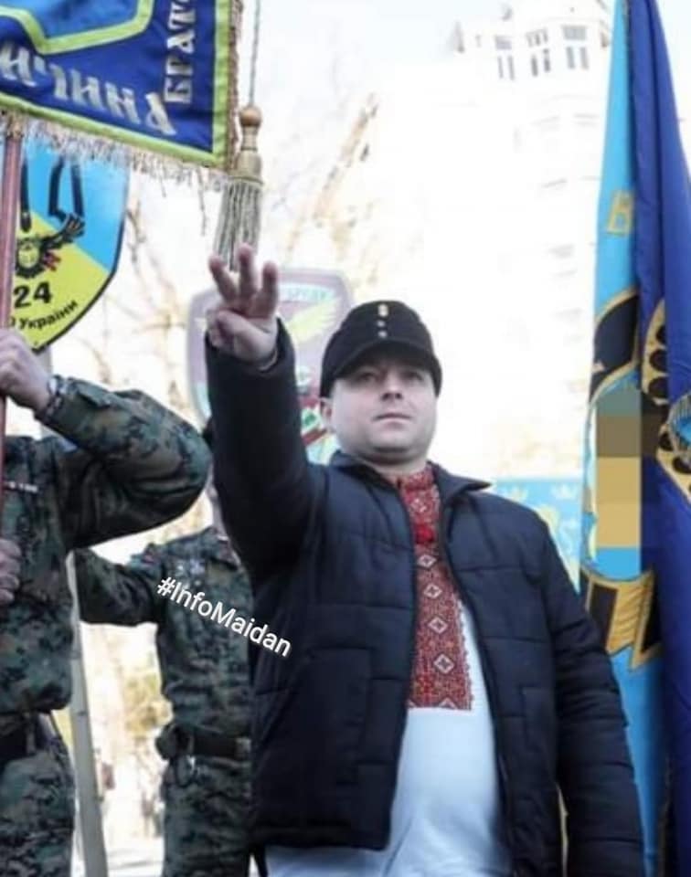 Участник марша в честь дивизии "Галичина" объяснил скандальный жест: что это было (фото, видео)