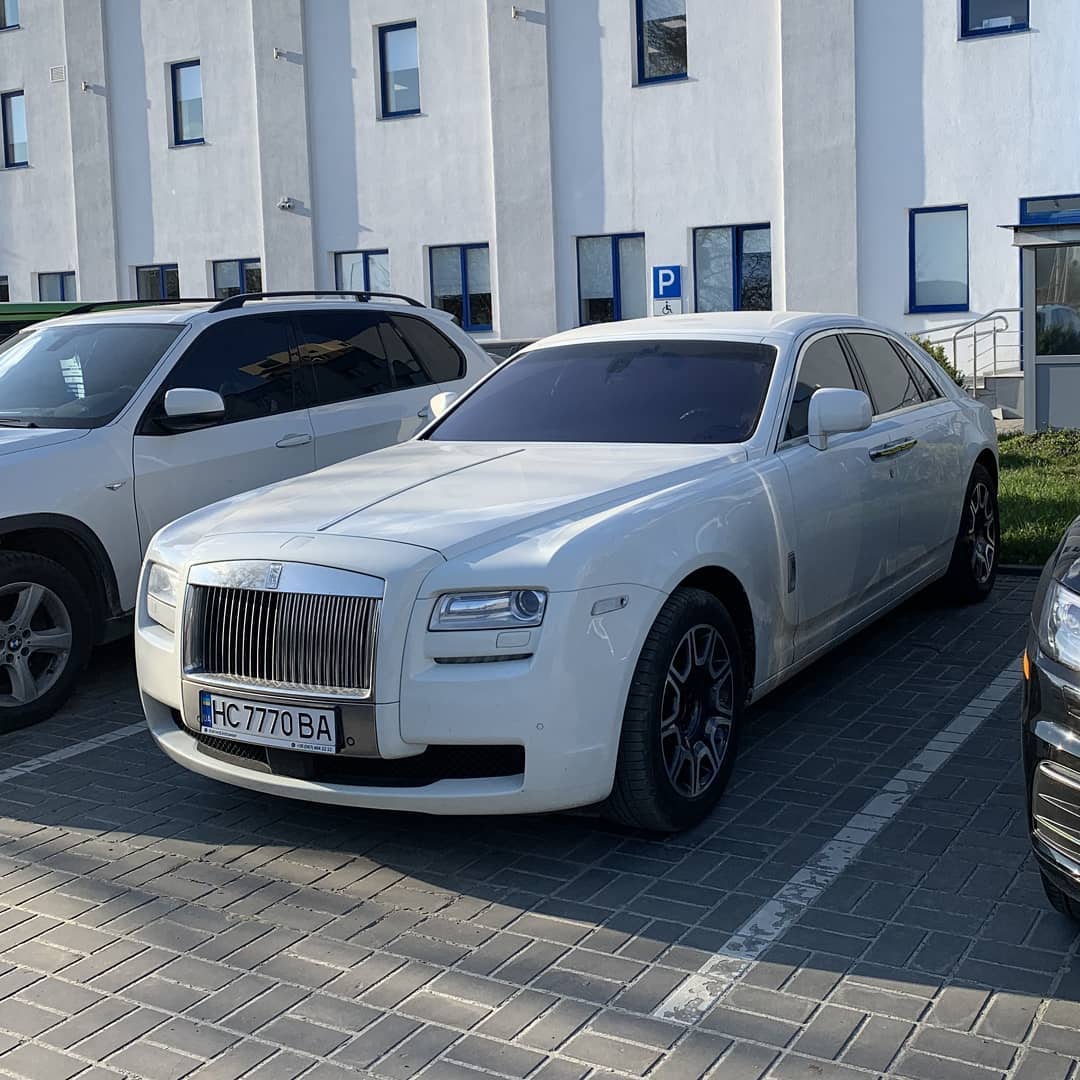 Во Львове засветился единственный в Украине белый Rolls-Royce Ghost стоимостью 10 миллионов