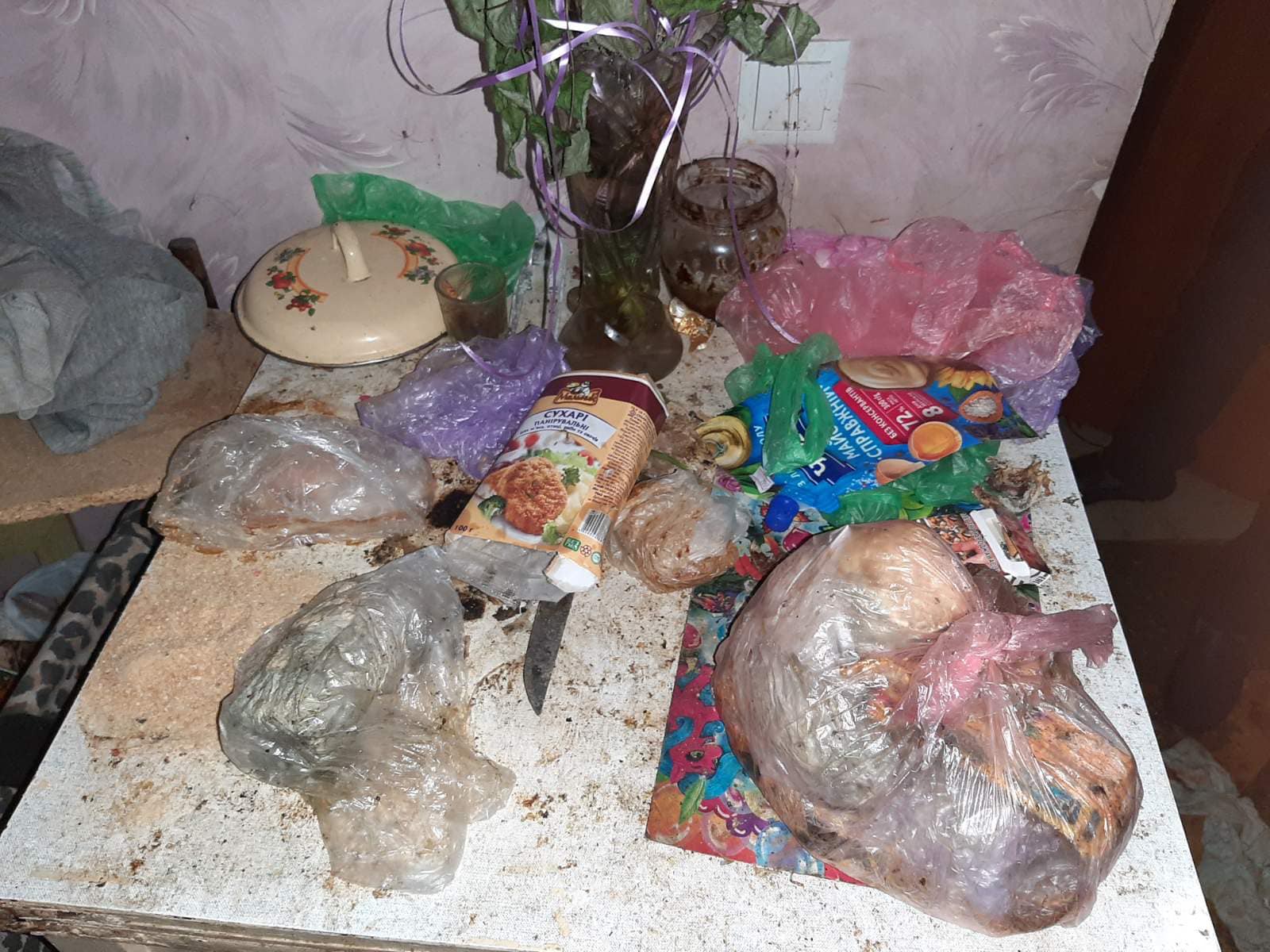 В Одессе у горе-родителей забрали детей: они просили еду через форточку