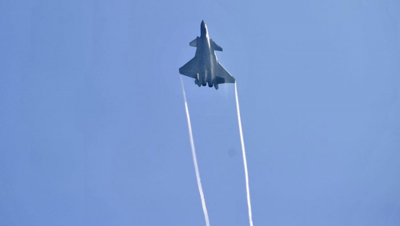 истребитель