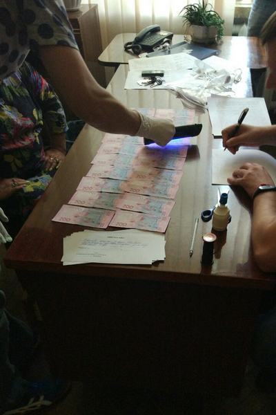В Харькове на взятке задержали двух должностных лиц одного из вузов города