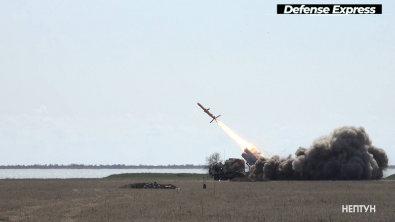 Уничтожает цель в тылу врага: в Украине испытали новейшую крылатую ракету (видео)