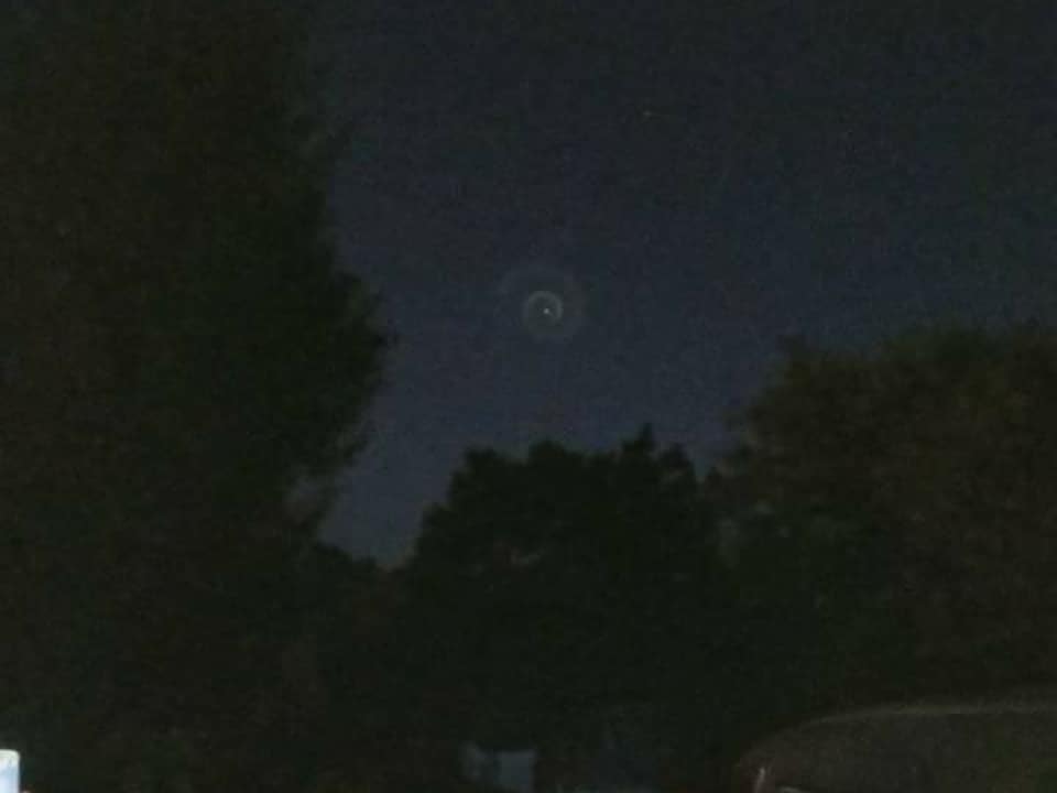 В небе появилась загадочная спираль, которая поразила людей: что это было и как она выглядит