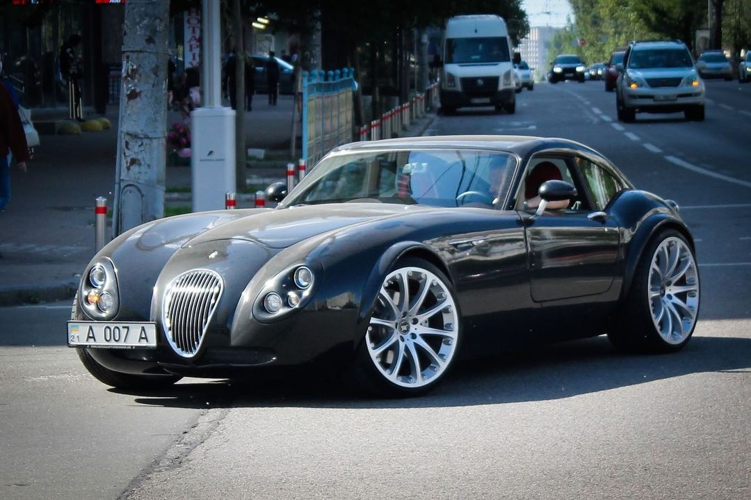 На дорогах Києва засвітився рідкісний суперкар вартістю понад 5 мільйонів