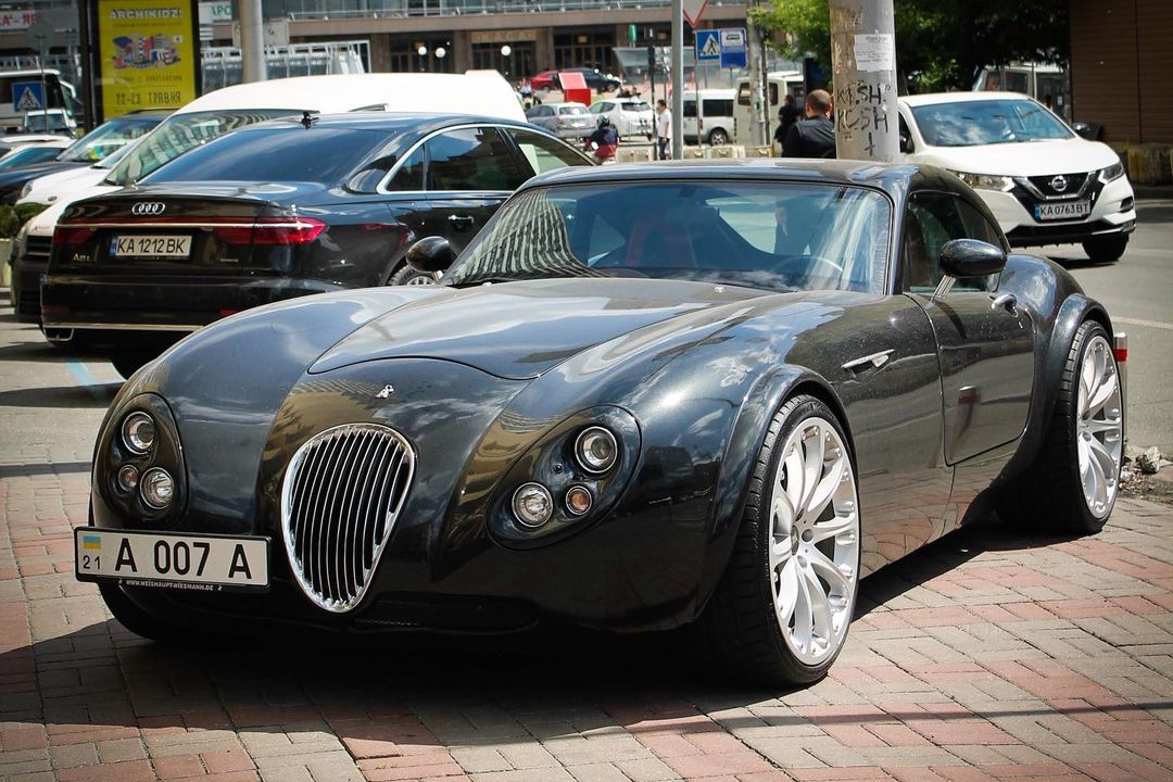 На дорогах Києва засвітився рідкісний суперкар вартістю понад 5 мільйонів