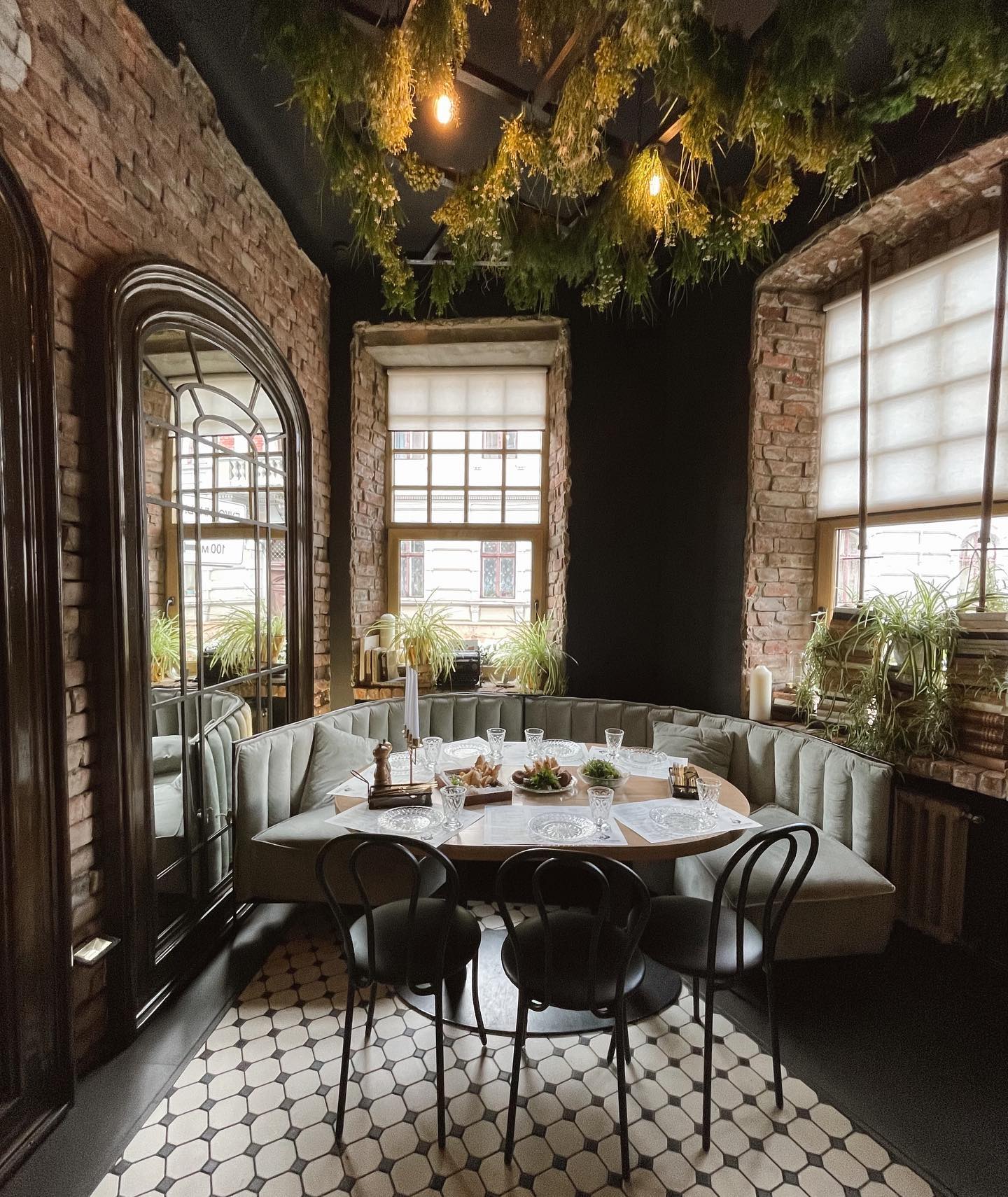 Чернівці в деталях: путівник по найцікавіших пам’ятках, готелях та ресторанах міста