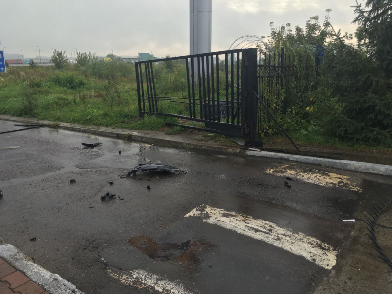 В Украину из Польши пытался прорваться автомобиль, сбив шлагбаумы