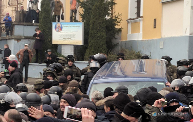 Затримання Саакашвілі: біля будинку політика почалися сутички