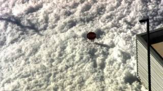 У США вулиці біля аеропорту Каліфорнії затопило протипожежною піною