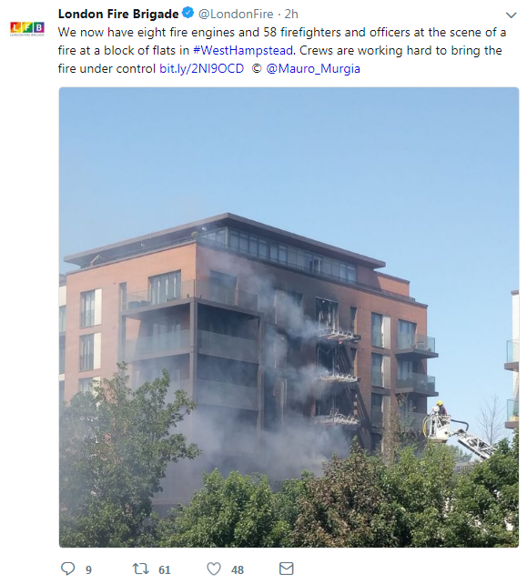 У центрі Лондона горить житловий будинок