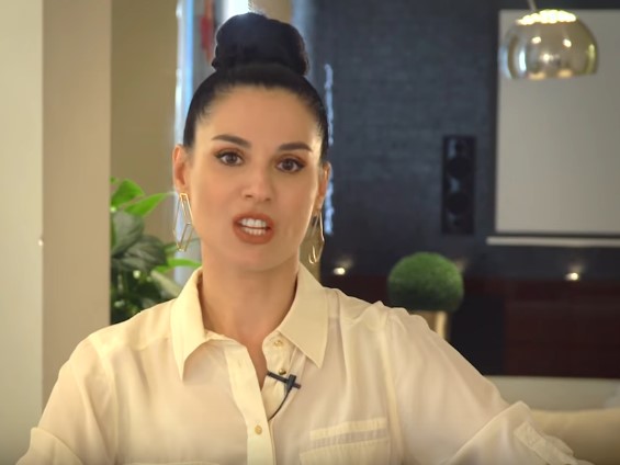 "Як відноситися до грошей": Єфросиніна зняла нову яскраву "п'ятірочку" (відео)