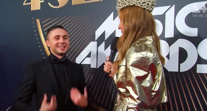 Заради бабусі: Тарас Тополя розповів, навіщо купив костюм "як у Зіброва"