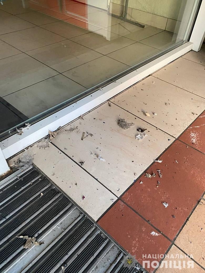В отделениях "Новой почты" в Киеве и Одессе взорвали самодельные бомбы: фото с места ЧП