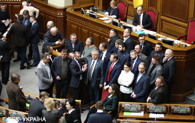 Рада ушла на перерыв сразу после открытия утреннего заседания