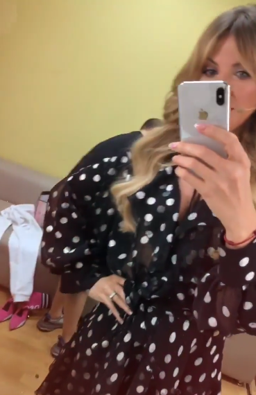 Кокетливая Леся Никитюк в прозрачном платье показала "образ дня"