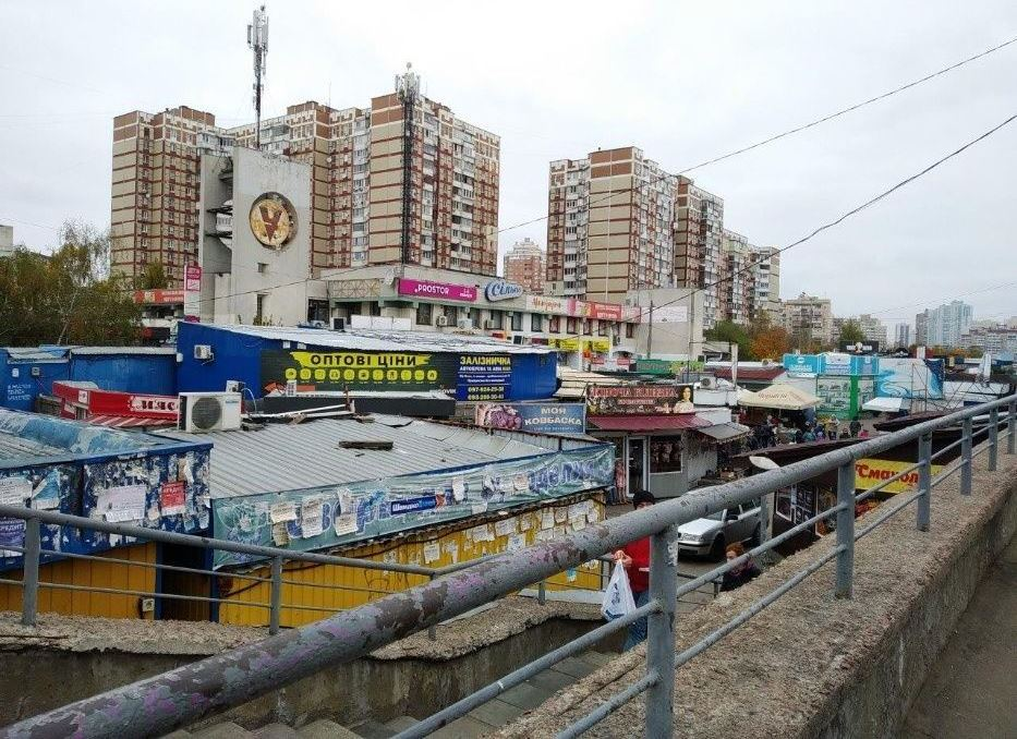 На Троещине массово сносят МАФы, подтянулась полиция: "сколько малого бизнеса накрылось"