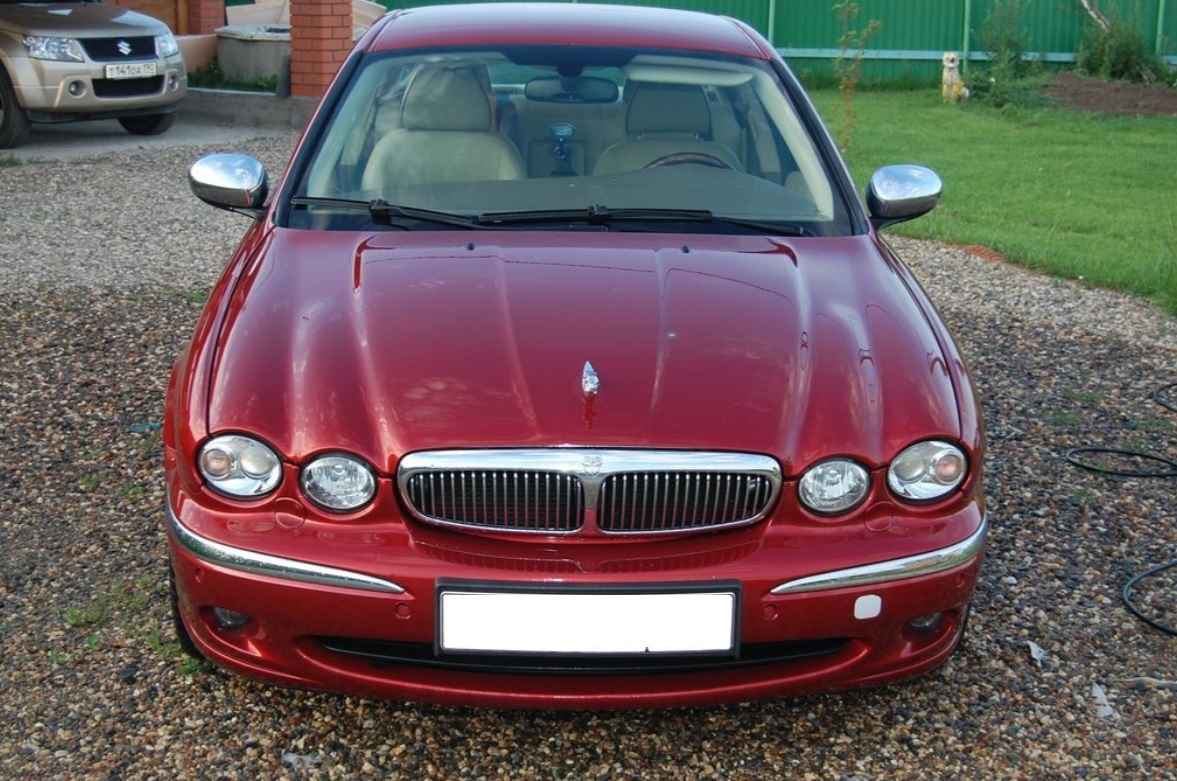 Jaguar, метро и лошадь: на чем ездят члены Кабмина